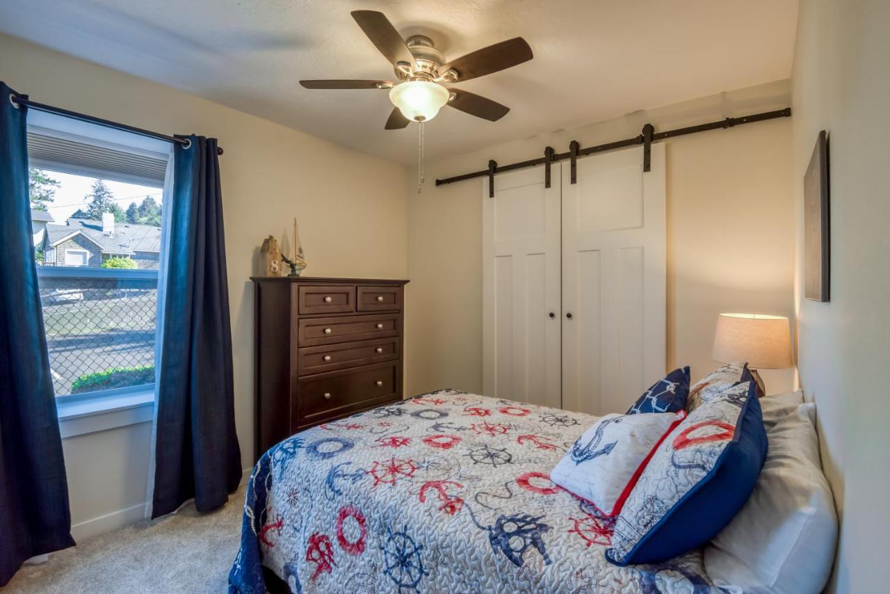 Oceanview Townhome - Pet Friendly - Sleeps 6 - King Depoe Bay Eksteriør bilde